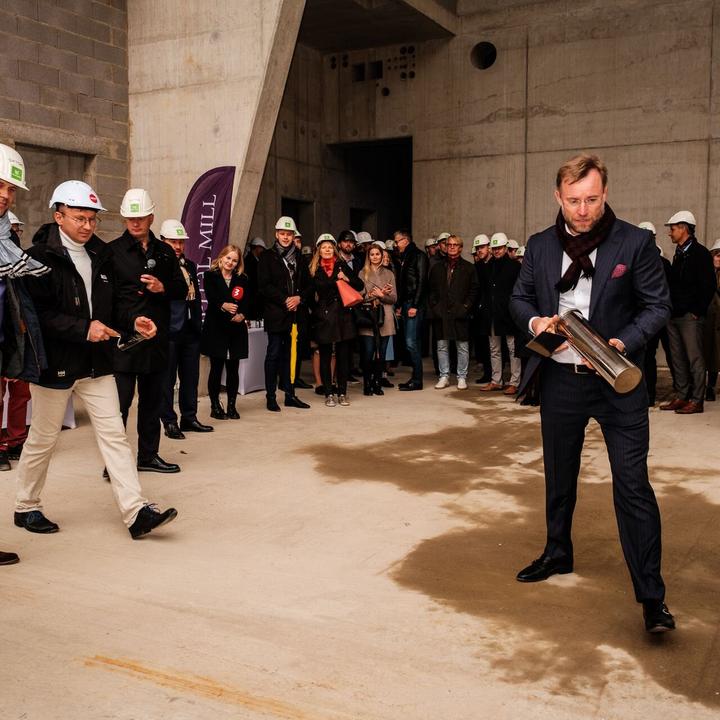 Galerii täiendatud: Skyoni büroohoonele pandi nurgakivi