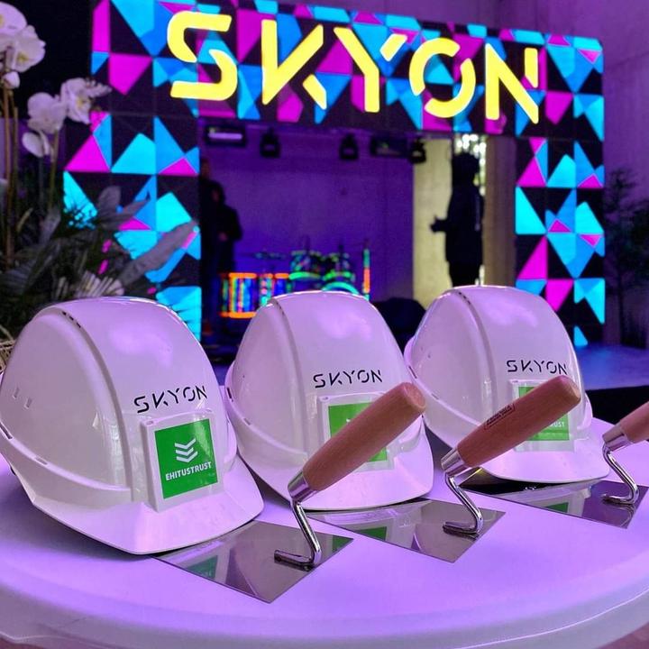Galerii täiendatud: Skyoni büroohoonele pandi nurgakivi